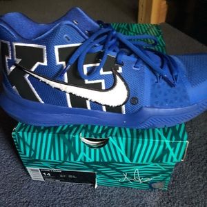 Kyrie 3 DUKES